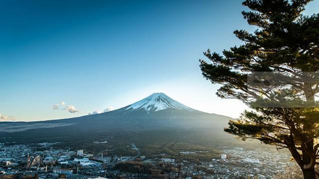 富士山の伏流水でウイスキーを仕込む